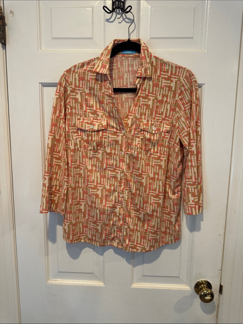 J. McLaughlin Coral and Cream Geometric Button-Down Shirt
